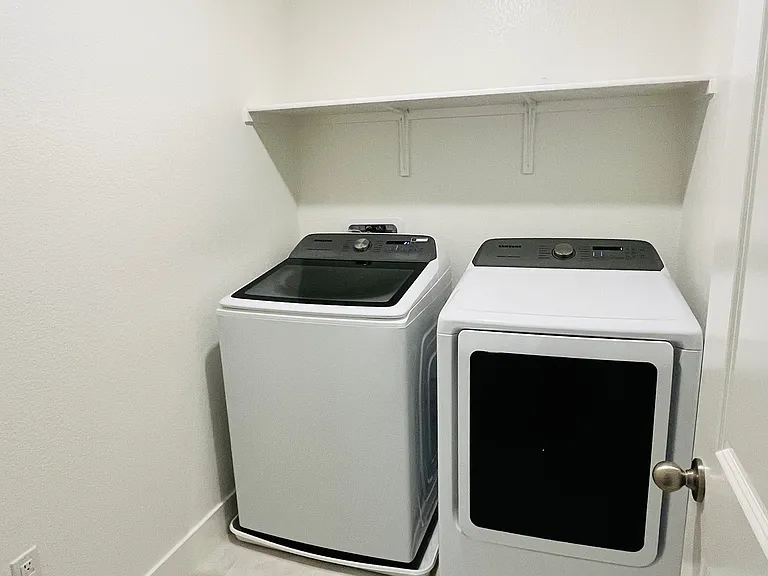 2nd Floor laundry
