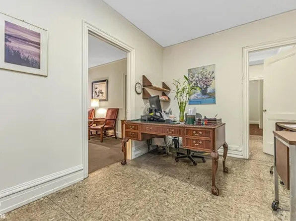 180 East 79th Street image 5 of 10