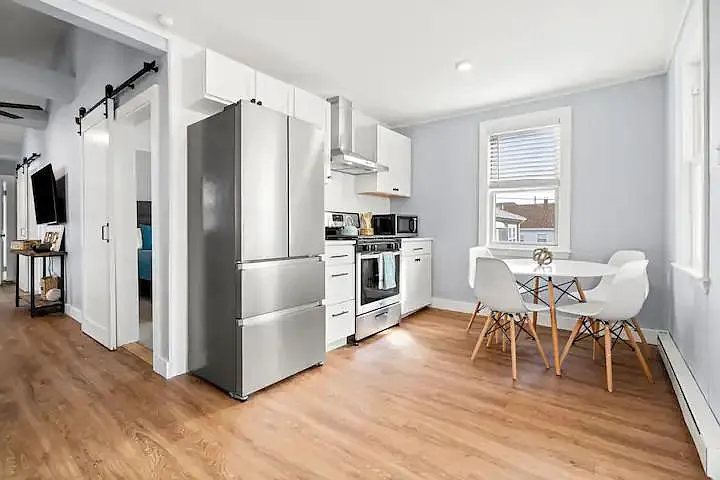 69 Railroad Ave #2