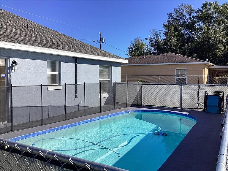 543 Cardinal Dr — Photo 43