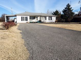 817 N 1st St, Okeene, OK 73763