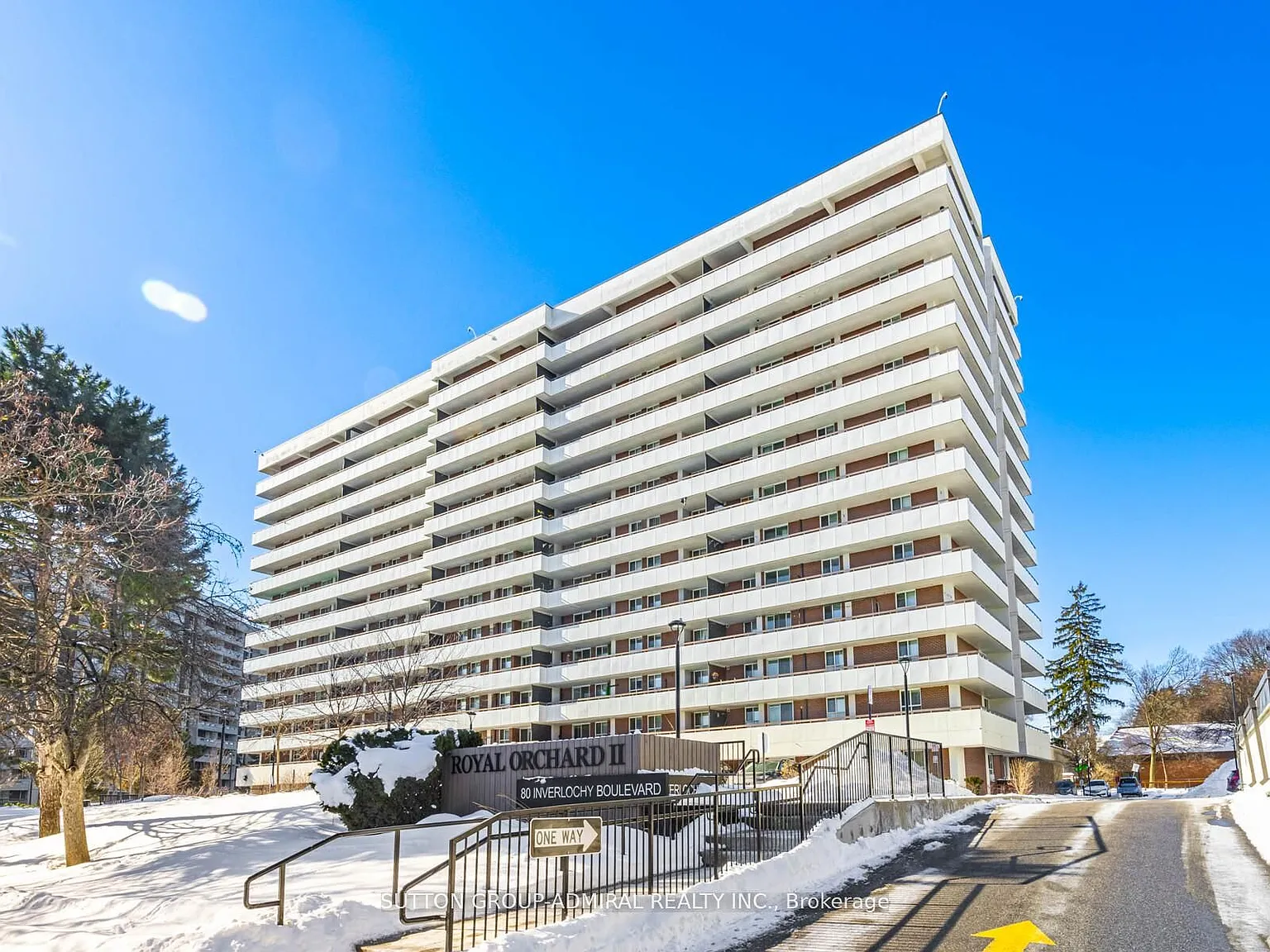 80 Inverlochy Blvd #108 photo 1