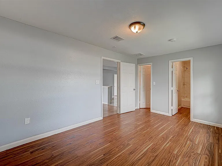 3406 Saint Benedict St — Photo 7