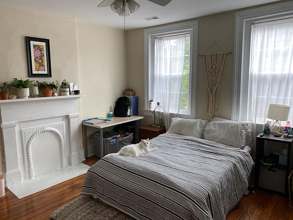 2nd image of 700 Albemarle St