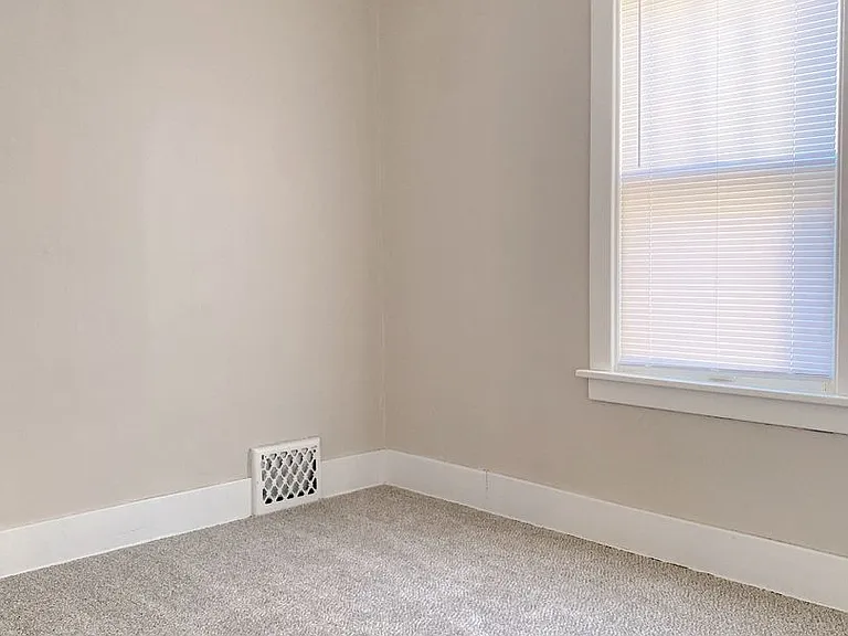 2436 Laurel Ave — Photo 11