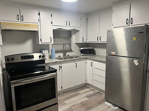4th image of 4289 Royal Manor Blvd
