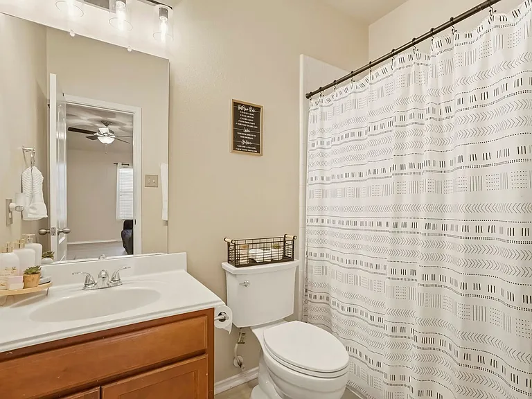 8022 Atwood Hills Ln — Photo 20