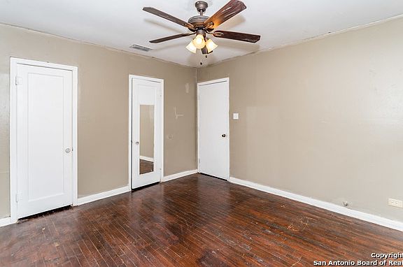 3rd image of 611 W Olmos Dr