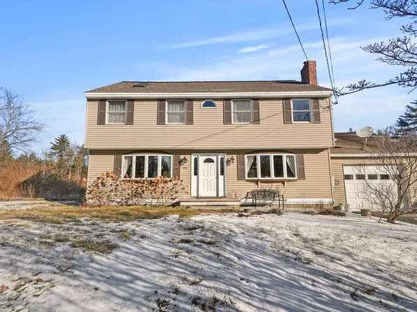 950 Chase Rd, Lunenburg, MA 01462