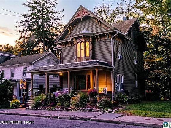 2nd image of 527 Delaware Ave