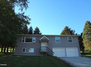 118 E Poplar Dr, Elizabeth, IL 61028