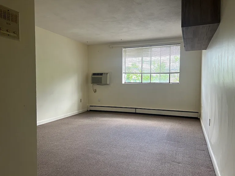 900 Governors Dr #22 — Photo 4