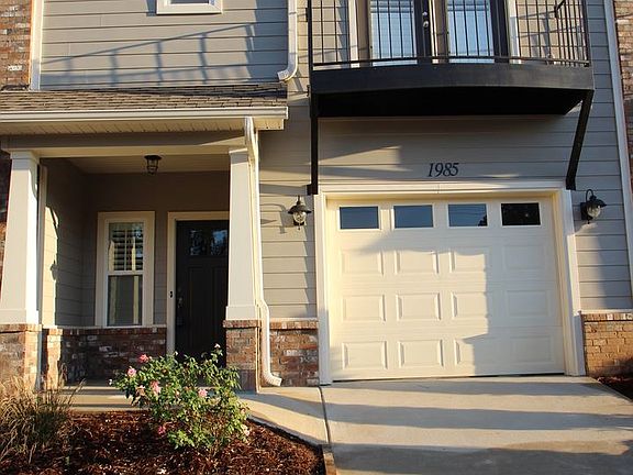2nd image of 1985 Cambridge Village Dr