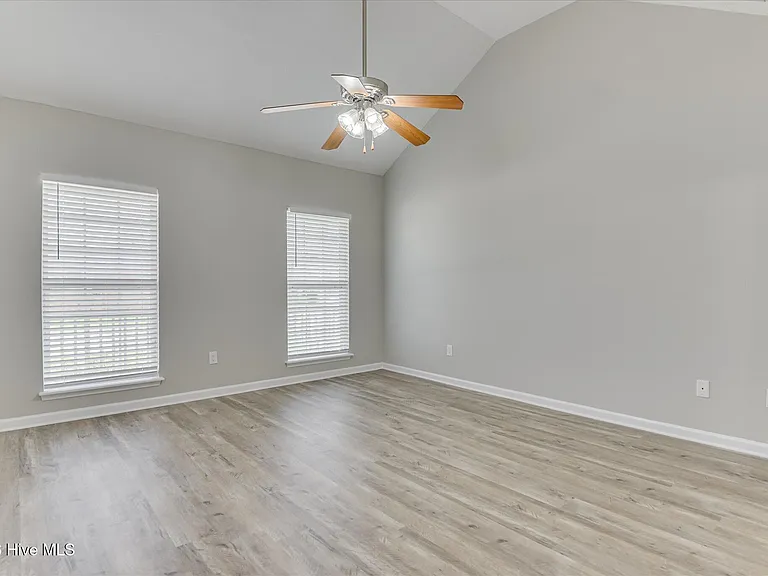 7604 Pleasantville Way — Photo 36