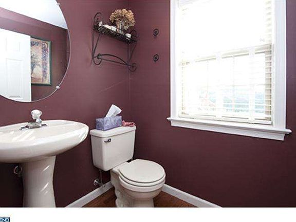4th image of 331 Turners Pond Dr