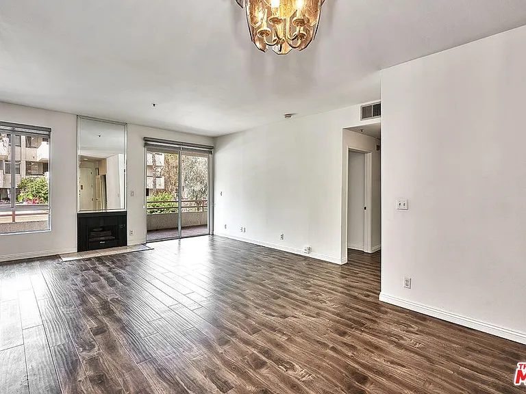 500 S Berendo St #101 — Photo 13