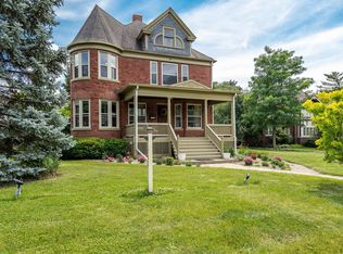 1725 E State St, Rockford, IL 61104