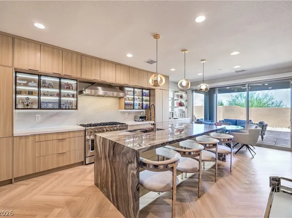 10470 Dove Meadow Way, Las Vegas, NV 89135