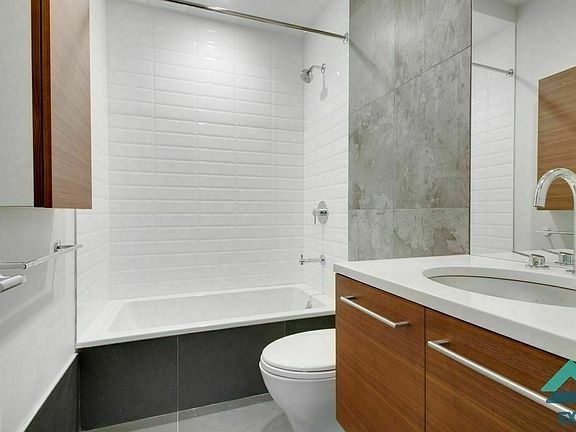 4th image of 422 Lexington Ave #5C