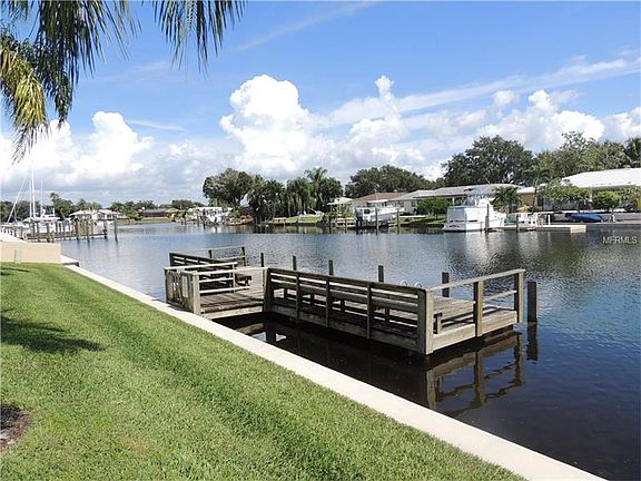 3rd image of 6715 Cape Sable Way NE APT 4