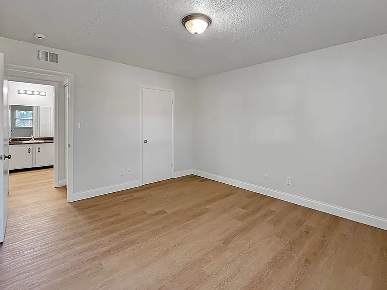 5564 E Virginia St — Photo 28