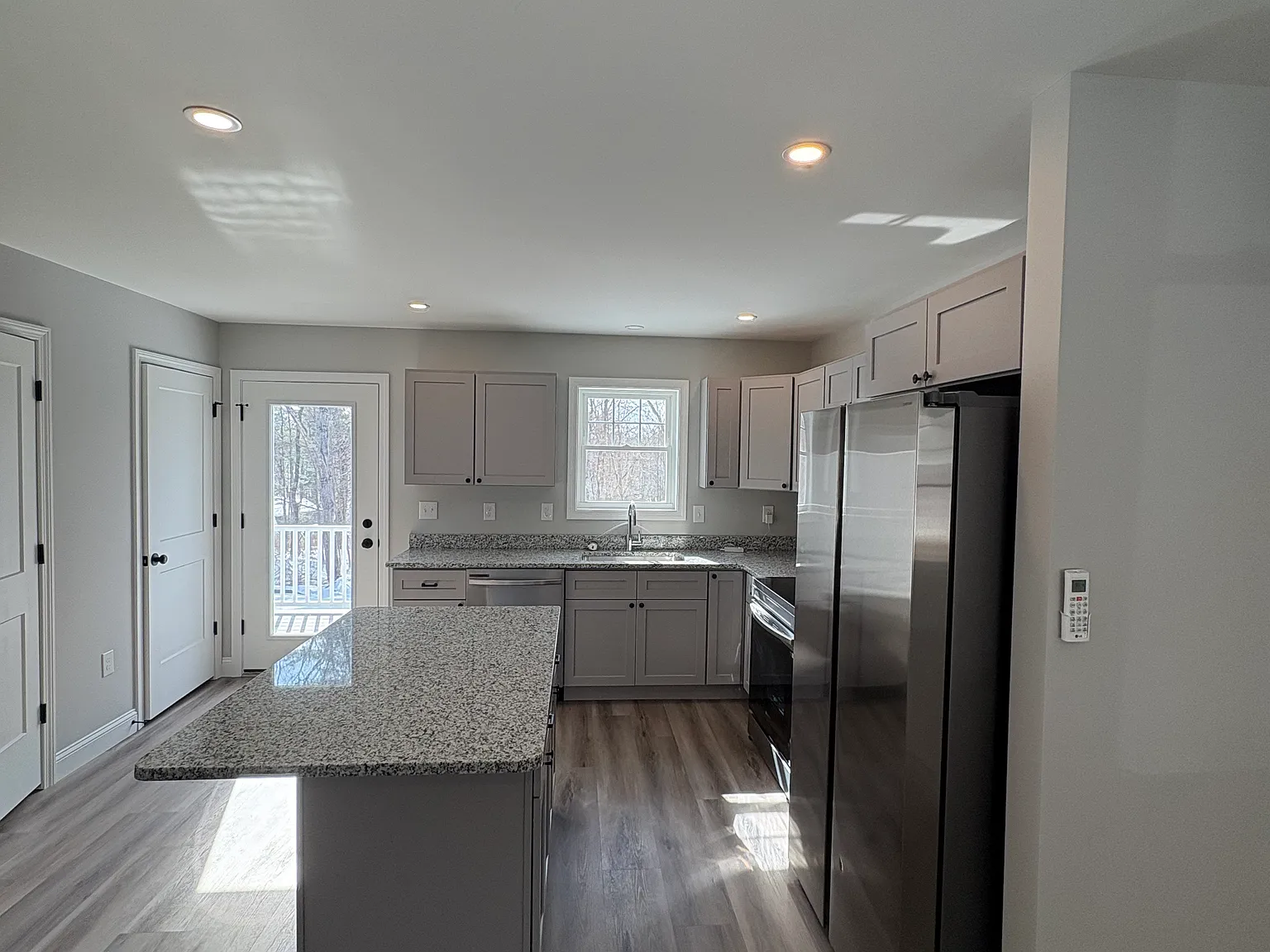 2 bed, 1.5 bath, 1000 sqft, $2,100 — Photo 4