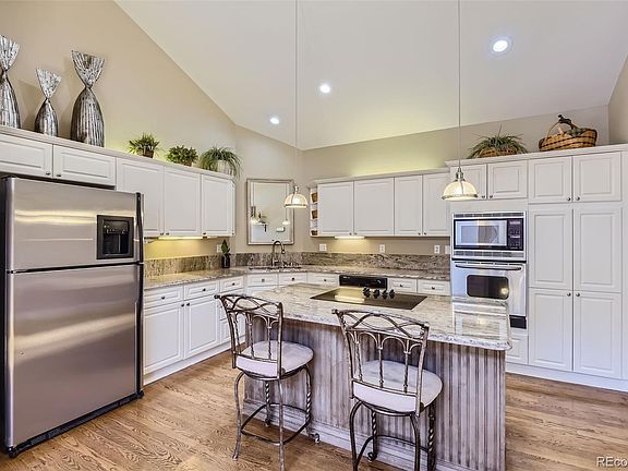 5th image of 9853 Greensview Circle
