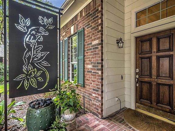 5th image of 82 E Whistlers Bend Cir
