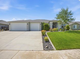6749 Argos St, West Richland, WA 99353