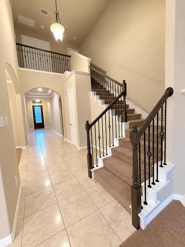 4 bed, 3.5 bath, 2712 sqft, $3,295 — Photo 2