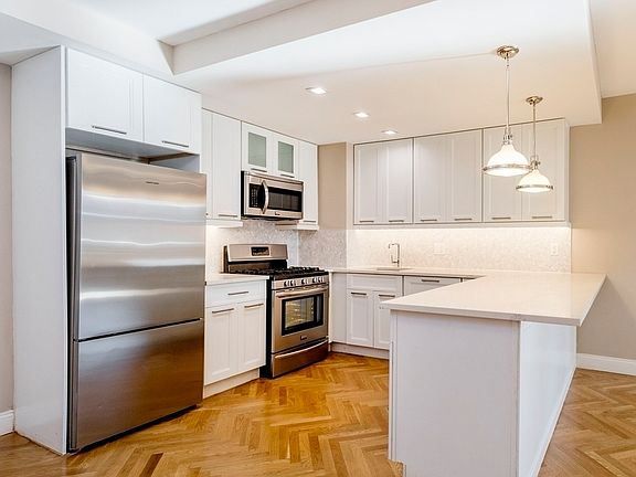 2nd image of 305 E 86th St #2E