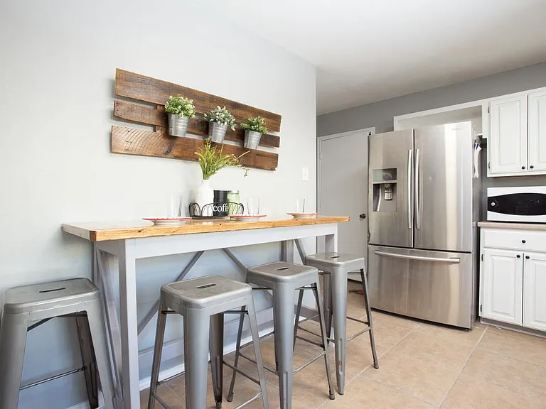 7330 Oswego Dr — Photo 10