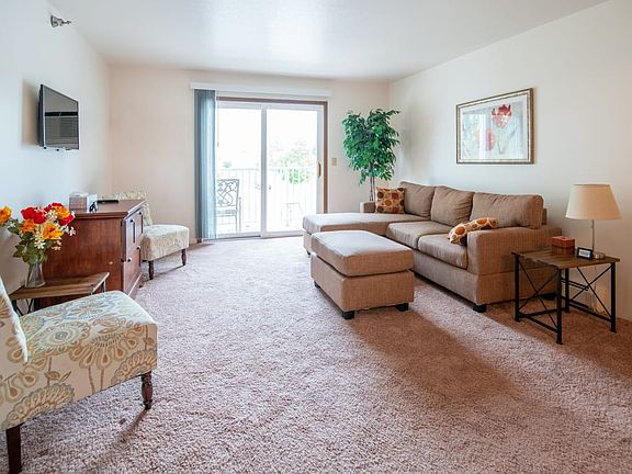 3rd image of 1088 E Chicago Blvd #7