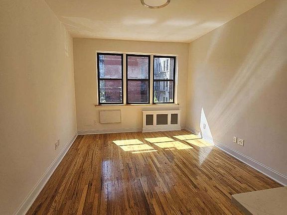5th image of 405 E 82nd St APT 3G