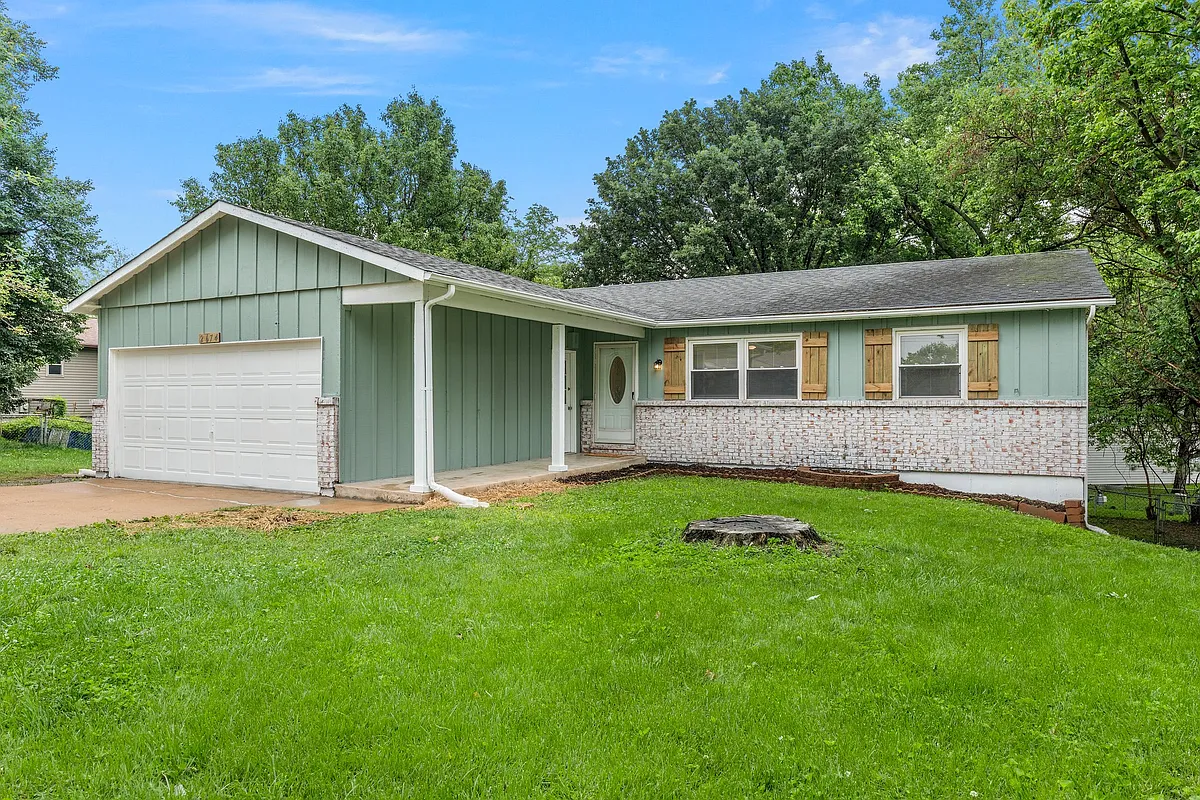 Building Photo - 2674 Smokeview Dr