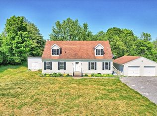 13 Twin Dr, Hudson, NY 12534