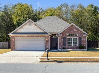 1641 N Shetland Dr, Fayetteville, AR 72704