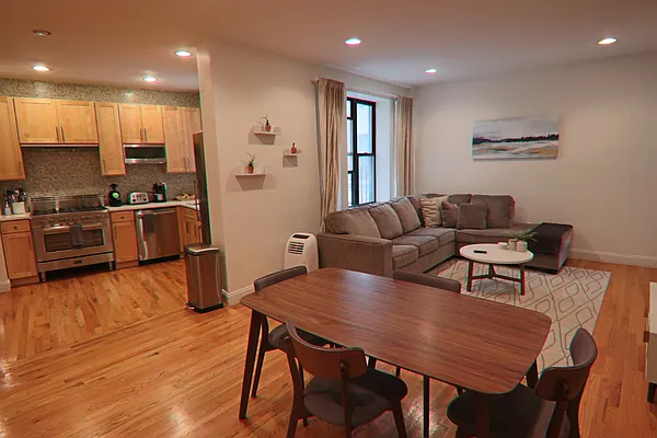 Rented by PMG Real Estate  | media 49