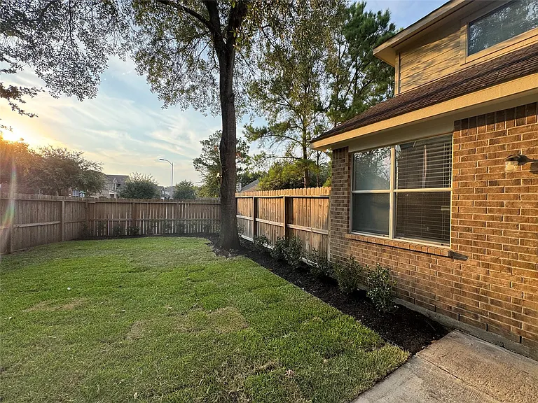 6311 Auburn Terrace Ct — Photo 27