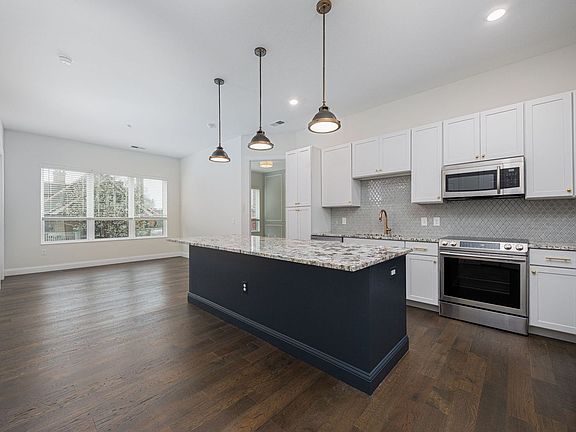 4th image of 1079 N High St APT 325