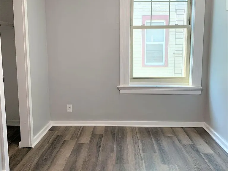 700 S 6th St — Photo 14