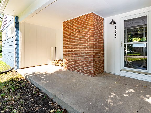 2nd image of 1502 Oakwood Ave