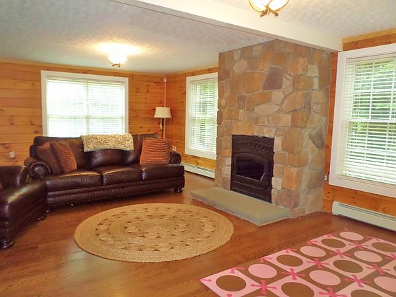 living room (view 2)