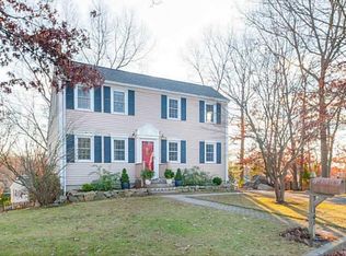 107 Silverwood Ln, West Warwick, RI 02893
