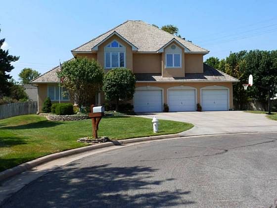 1st image of 8 Windemere Ct