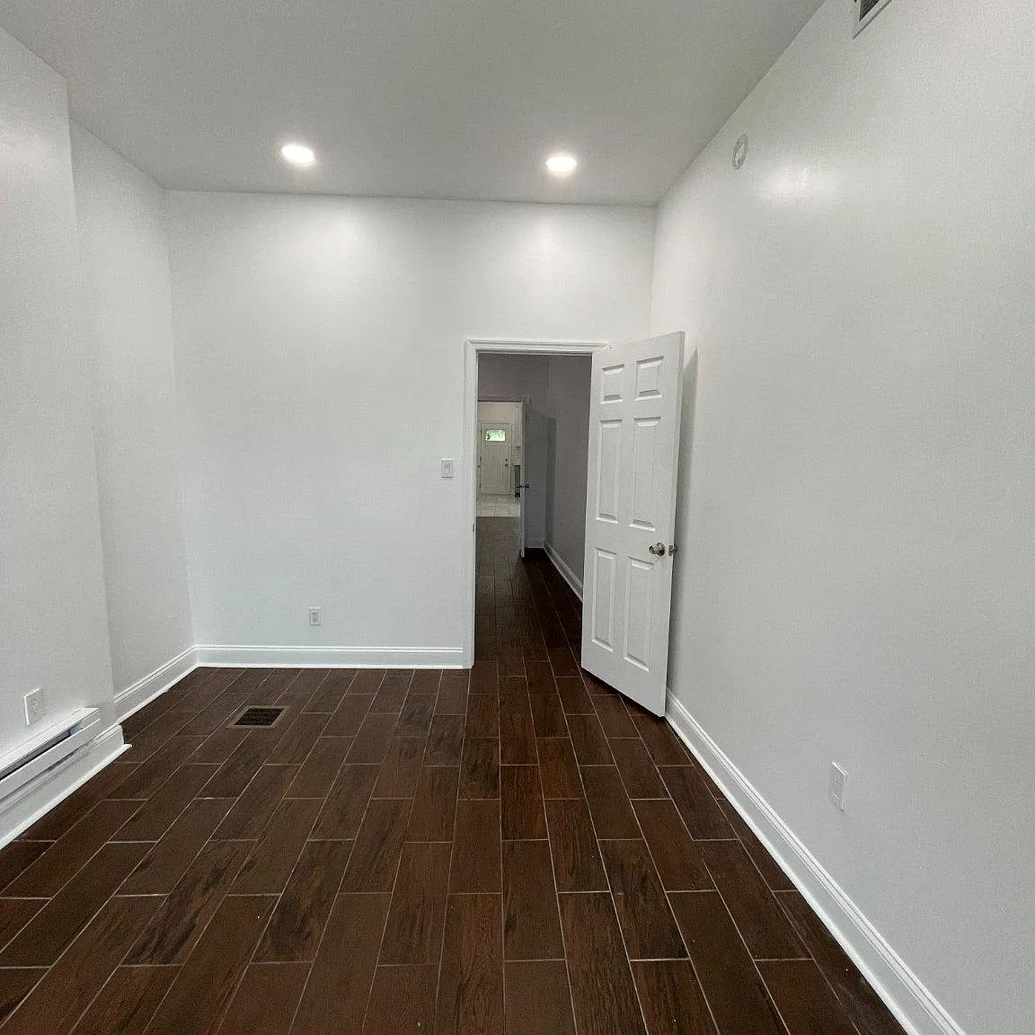 2 bed, 1.0 bath, 1920 sqft, $1,600 — Photo 3