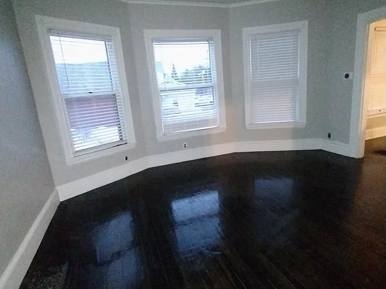5 Walnut St #1 — Photo 4