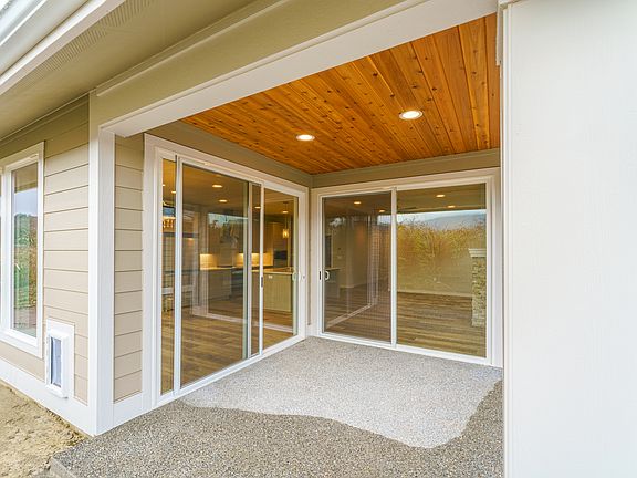 5th image of 61 Waterford Ct