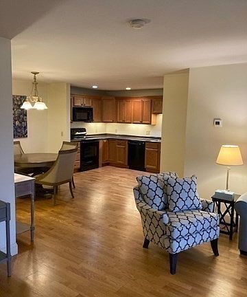 4th image of 7 Crescent Way Unit 307