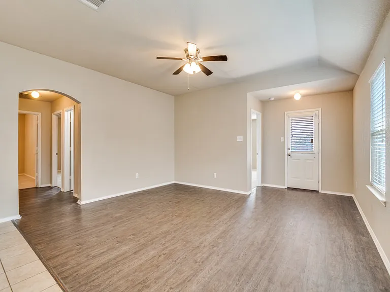 2302 Tombstone Rd — Photo 10